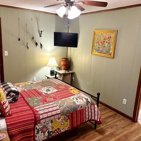 The Iris Garden Downtown Cottages And Suites แนชวิลล์ ห้อง รูปภาพ