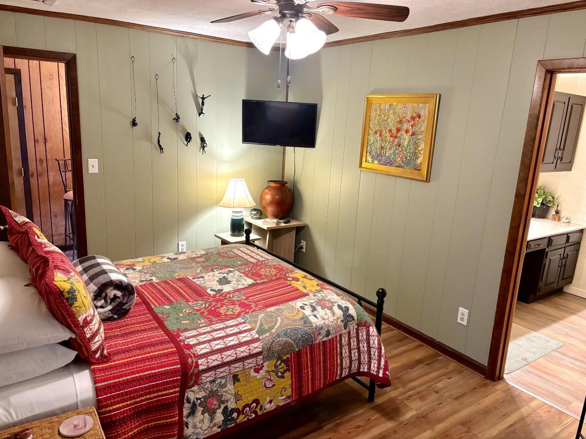 The Iris Garden Downtown Cottages And Suites แนชวิลล์ ห้อง รูปภาพ